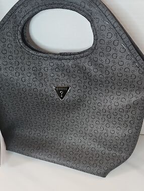 GUESS Black Logo-Pattern Cutout Handle Tote